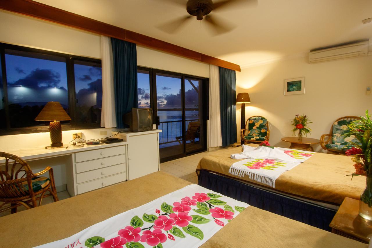Manta Ray Bay Resort Colonia Exterior foto